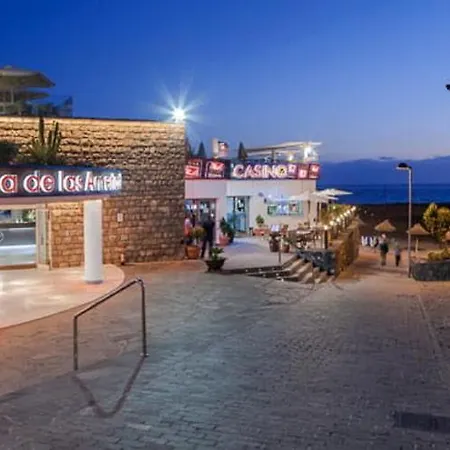 شقة With A Serene Ocean And Mountain View أذيخي